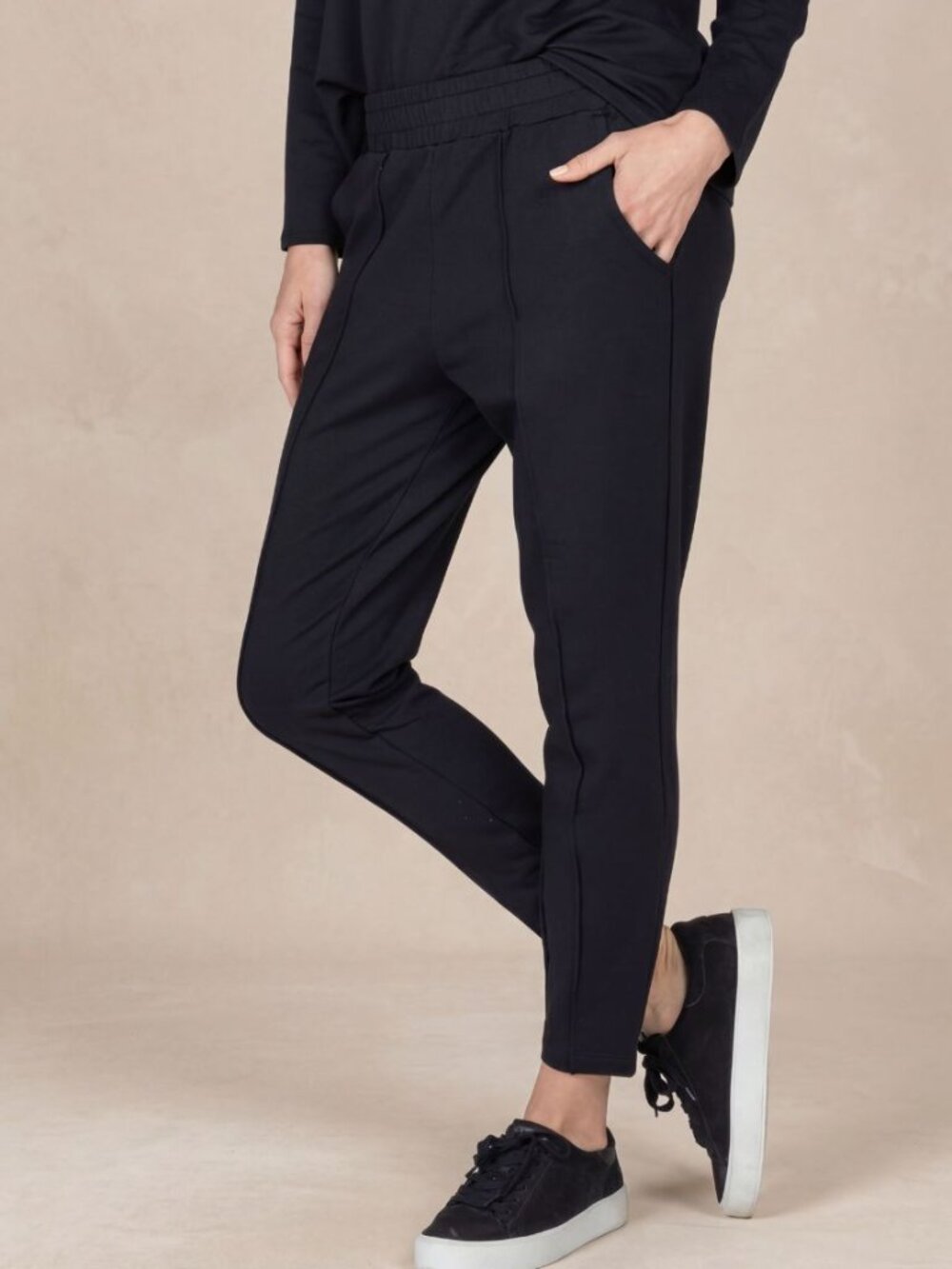 Tailored Jogger: Black